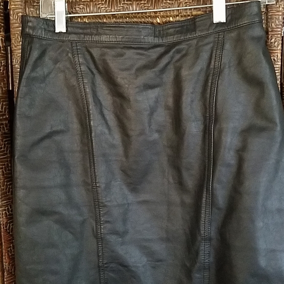 Leather Skirt by David Benjamin collection - Picture 3 of 7